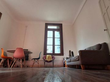 VENTA ÚNICO PH DE ESTILO 2 AMB EN PARQUE PATRICIOS