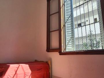 VENTA ÚNICO PH DE ESTILO 2 AMB EN PARQUE PATRICIOS
