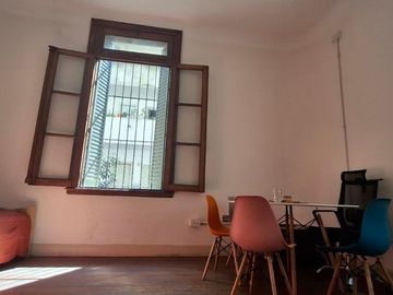 VENTA ÚNICO PH DE ESTILO 2 AMB EN PARQUE PATRICIOS