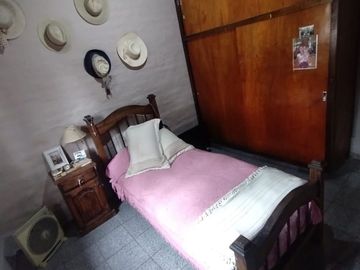 Hermosa casa esquina en venta, Godoy Cruz