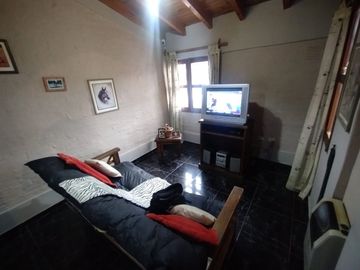 Hermosa casa esquina en venta, Godoy Cruz
