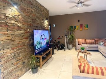 Casa en Terruño de Araoz 2 con SUM propio