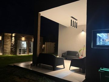 Casa en Terruño de Araoz 2 con SUM propio