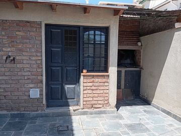 Venta casa duplex en Luzuriaga
