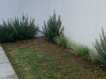 CASA EN VENTA HACIENDA CARLOTA QUERETARO RCV230109-AE