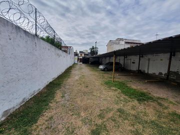 Cochera en Villa Suiza Argentina