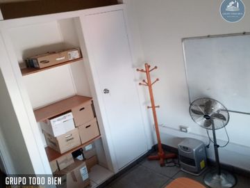 Amplia oficina, conectividad 180 mts2 , Santiago Centro.