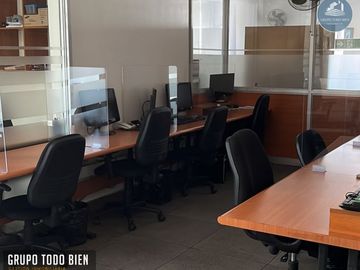Amplia oficina, conectividad 180 mts2 , Santiago Centro.