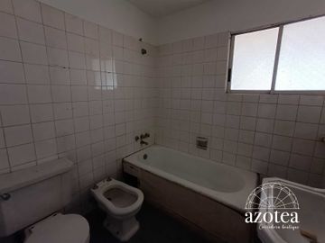 Casa en venta en LA REINA