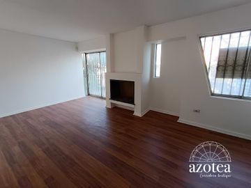 Casa en venta en LA REINA