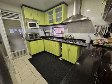 Casa Familiar con Piscina, Quincho y Jardín ¡Tu nuevo Hogar!
