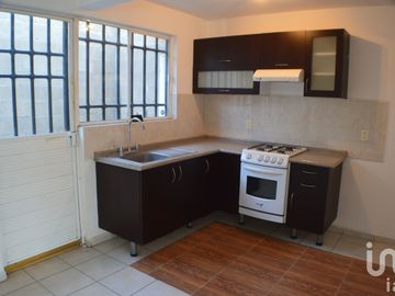 Casa en Residencial Fuentes del Conquistador 4 recamaras 2 1/2 banos, seguridad, jardines