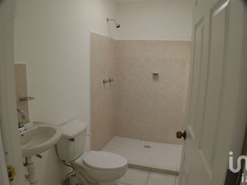 Casa en Residencial Fuentes del Conquistador 4 recamaras 2 1/2 banos, seguridad, jardines