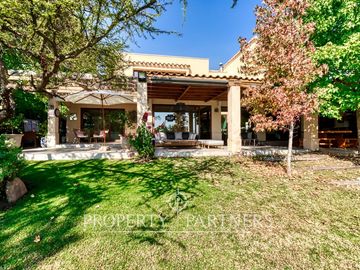 Piedra Roja, Casa remodelada, en Exclusivo Condominio Con Cancha de Golf