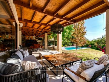 Piedra Roja, Casa remodelada, en Exclusivo Condominio Con Cancha de Golf