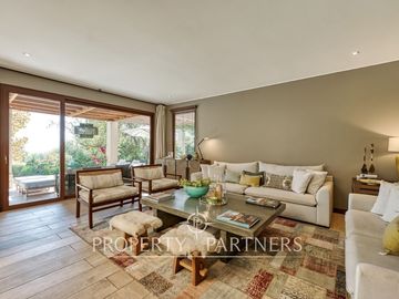 Piedra Roja, Casa remodelada, en Exclusivo Condominio Con Cancha de Golf