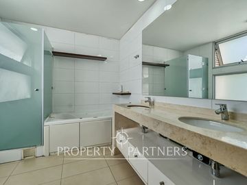 Lindo departamento en primer piso con gran terraza