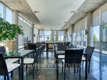 Lindo departamento en primer piso con gran terraza