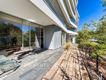 Lindo departamento en primer piso con gran terraza