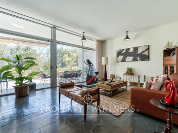 Lindo departamento en primer piso con gran terraza