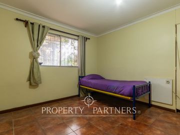 Casa con gran terreno en calle cerrada entre Quilin y Macul