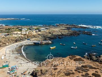 Casa de Ensueño con Vista Despejada al Mar en Exclusivo Condominio Agua Dulce, Huentelauquén