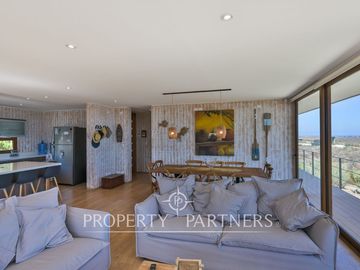 Casa de Ensueño con Vista Despejada al Mar en Exclusivo Condominio Agua Dulce, Huentelauquén
