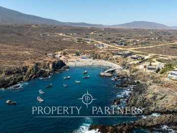 Casa de Ensueño con Vista Despejada al Mar en Exclusivo Condominio Agua Dulce, Huentelauquén