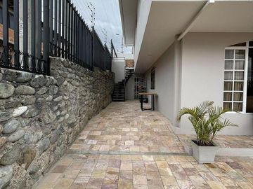HERMOSA CASA EN VENTA, SECTOR CEBOLLAR