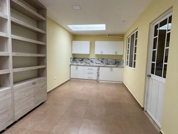 HERMOSA CASA EN VENTA, SECTOR CEBOLLAR