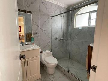 HERMOSA CASA EN VENTA, SECTOR CEBOLLAR