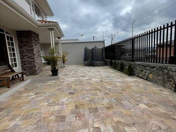 HERMOSA CASA EN VENTA, SECTOR CEBOLLAR