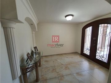 CASA EN VENTA EN COL. DEL VALLE. CD. OBREGÓN, SONORA