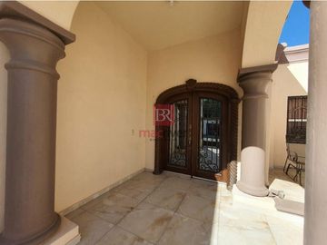 CASA EN VENTA EN COL. DEL VALLE. CD. OBREGÓN, SONORA