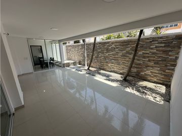 CASA DE CONJUNTO EN ARRIENDO O VENTA EN LA CASTELLANA