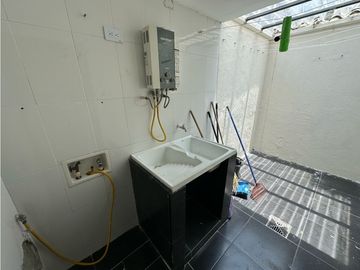CASA DE CONJUNTO EN ARRIENDO O VENTA EN LA CASTELLANA