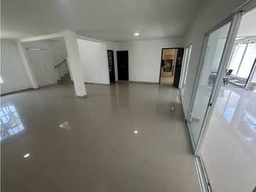 CASA DE CONJUNTO EN ARRIENDO O VENTA EN LA CASTELLANA