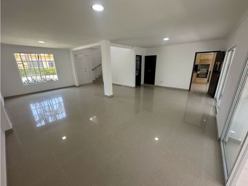 CASA DE CONJUNTO EN ARRIENDO O VENTA EN LA CASTELLANA