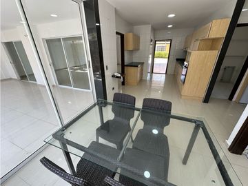 CASA DE CONJUNTO EN ARRIENDO O VENTA EN LA CASTELLANA