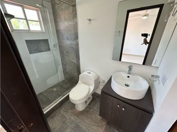 CASA DE CONJUNTO EN ARRIENDO O VENTA EN LA CASTELLANA