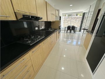 CASA DE CONJUNTO EN ARRIENDO O VENTA EN LA CASTELLANA