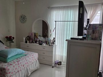 Casa en venta  de 1 piso en lomas residencial