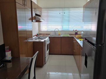 Casa en venta  de 1 piso en lomas residencial