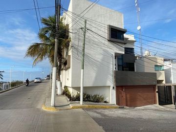 SE VENDE CASA EN BOCA DEL RIO