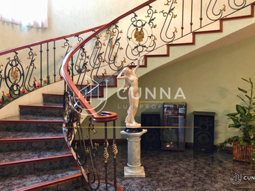 CASA AV. DE LAS FUENTES EN VENTA