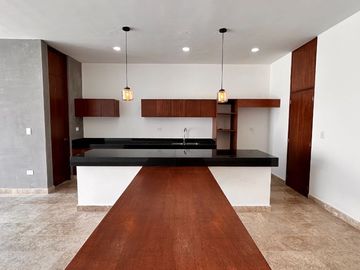 Casa en privada con amenidades cerca del Country Club