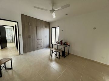 Casa en venta, en esquina en PRIVADA GRAN SANTA FE, NORTE MERIDA, Yuc