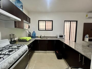 Casa en venta, en esquina en PRIVADA GRAN SANTA FE, NORTE MERIDA, Yuc