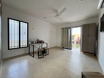 Casa en venta, en esquina en PRIVADA GRAN SANTA FE, NORTE MERIDA, Yuc