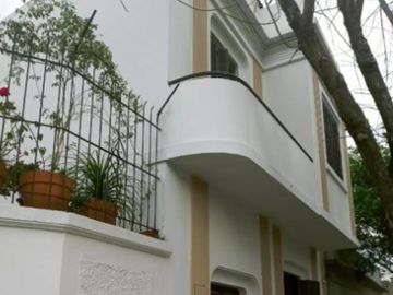 Casa en venta - 5 Dormitorios 2 Baños - Avellaneda